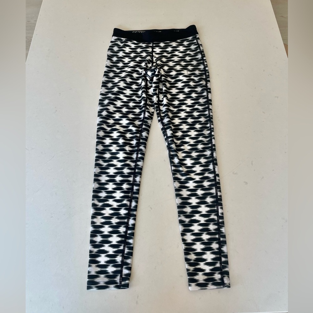 •Nike• black and white printed athletic running leggings